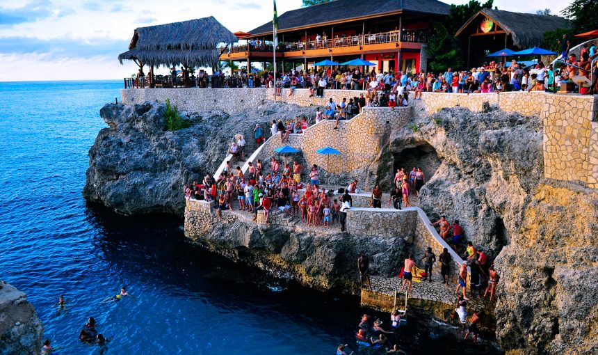 Seven Mile Beach and Rick’s Cafe Private Tour